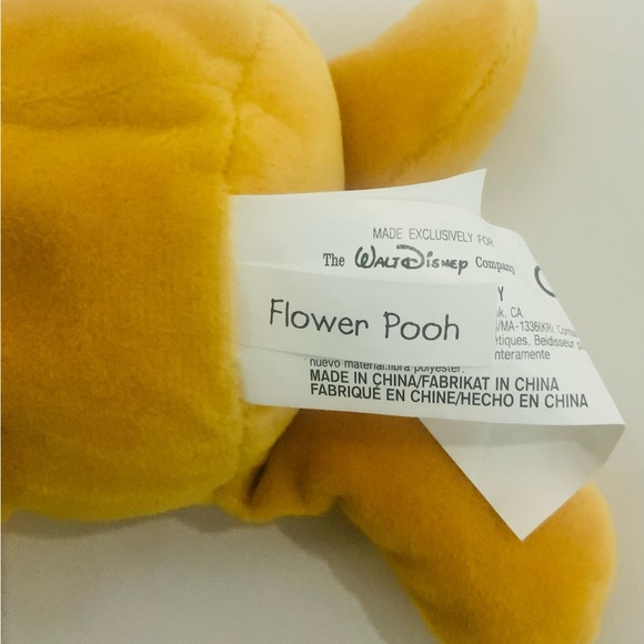The Disney Store Mini Bean Bag Pooh With Flower Bouquet 8" Plush NWT - Picture 6 of 7